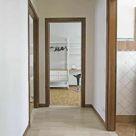 Queen Of Diamonds Apartment